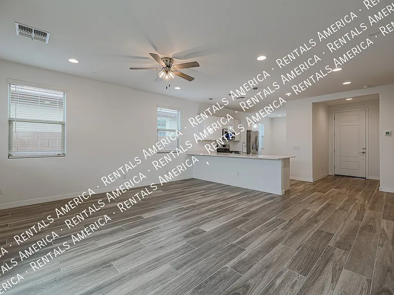 5938 N 90th Dr — Photo 12