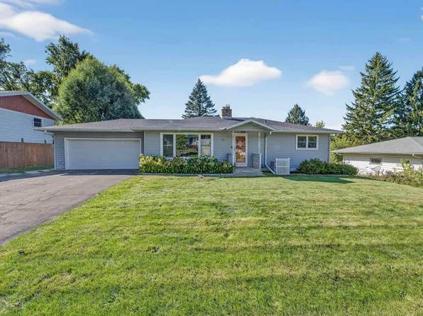 216 Sanford Dr, Deforest, WI 53532