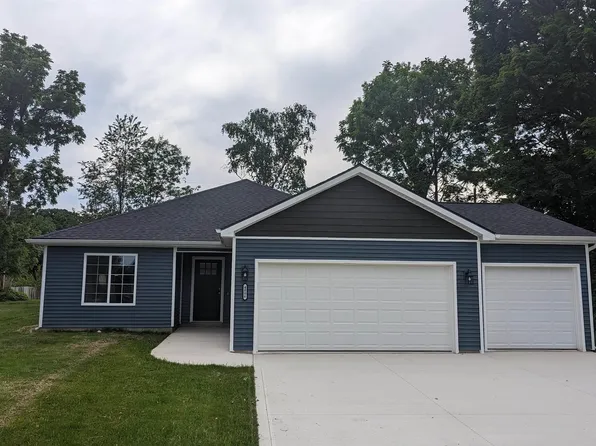 4006 Woodhill Dr, Fort Wayne, IN 46804