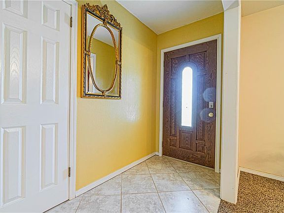 3rd image of 422 Francis Ave