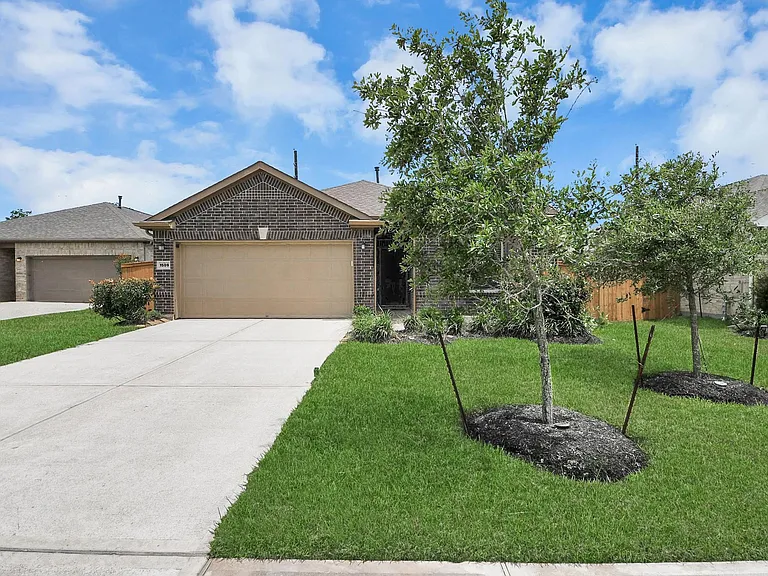 1509 Portola Dr — Photo 2