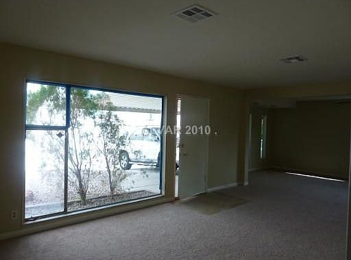4th image of 3201 Elmwood Pl