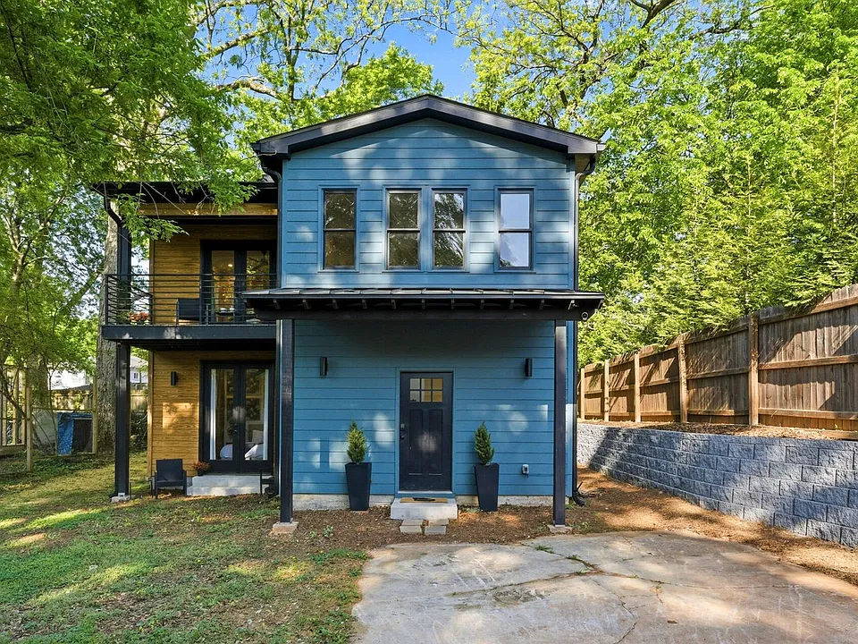 81 Clay St SE