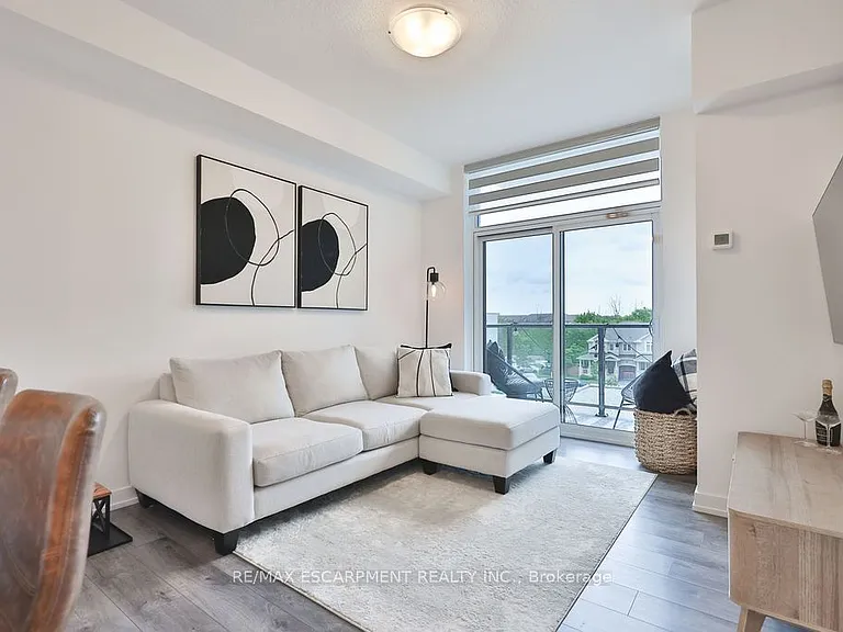 470 Dundas St E #314 — Photo 8