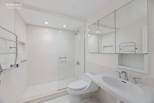 Rented by Sotheby's International Realty | media 16