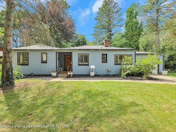 5th image of 147 Maplewood Dr