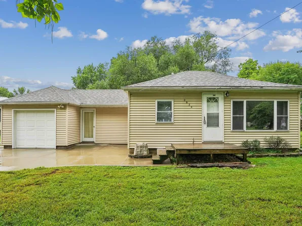 2634 Cedar Terrace Dr, Waterloo, IA 50702