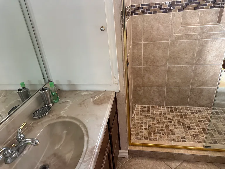 201 Riverfront Dr #4 — Photo 34