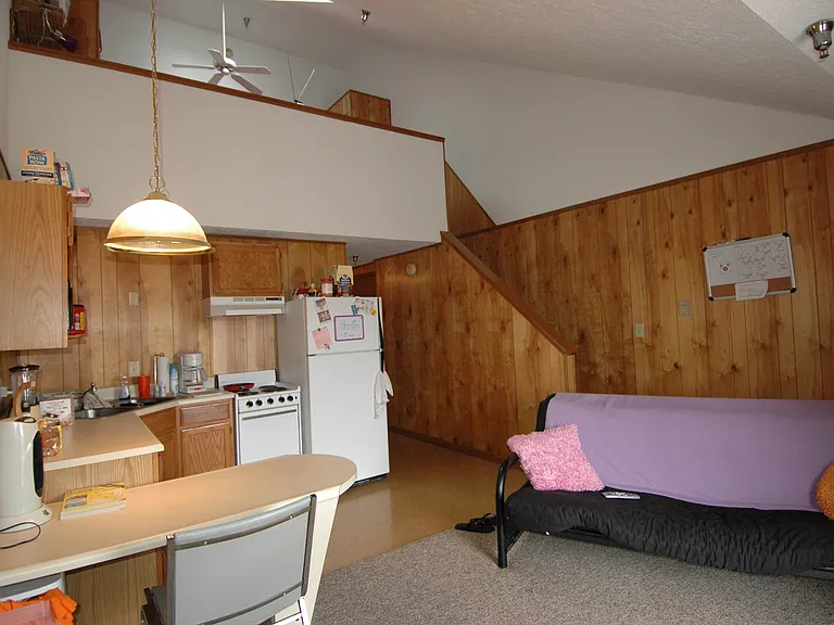 Crestview Apartments — Photo 9