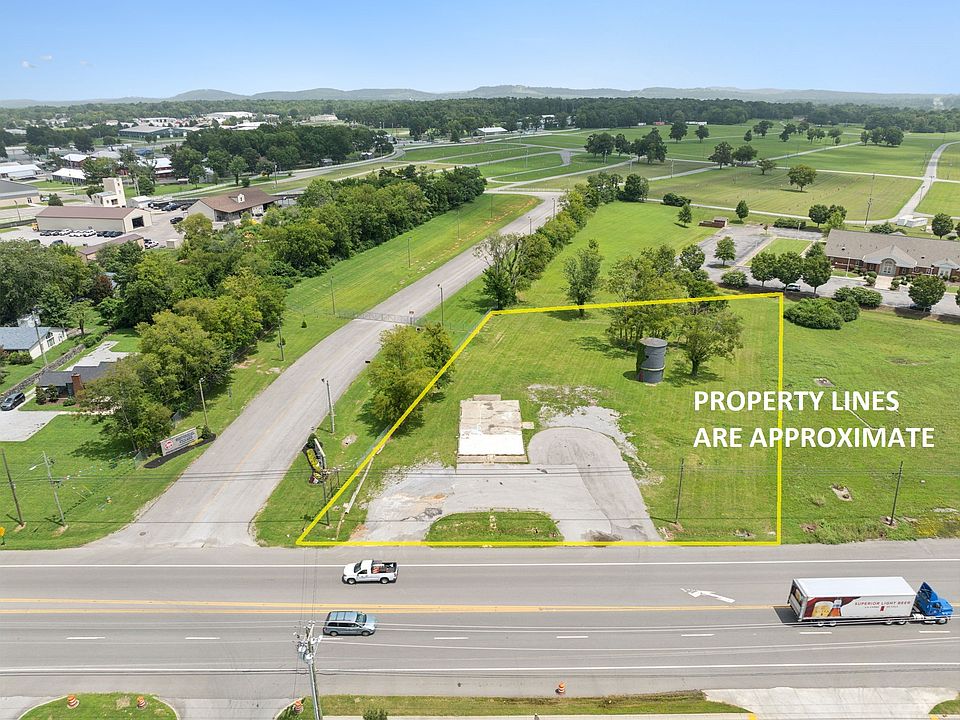 1st image of 1037 Sparta Pike