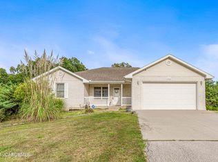 10944 Hunters Creek Rd, Holts Summit, MO 65043