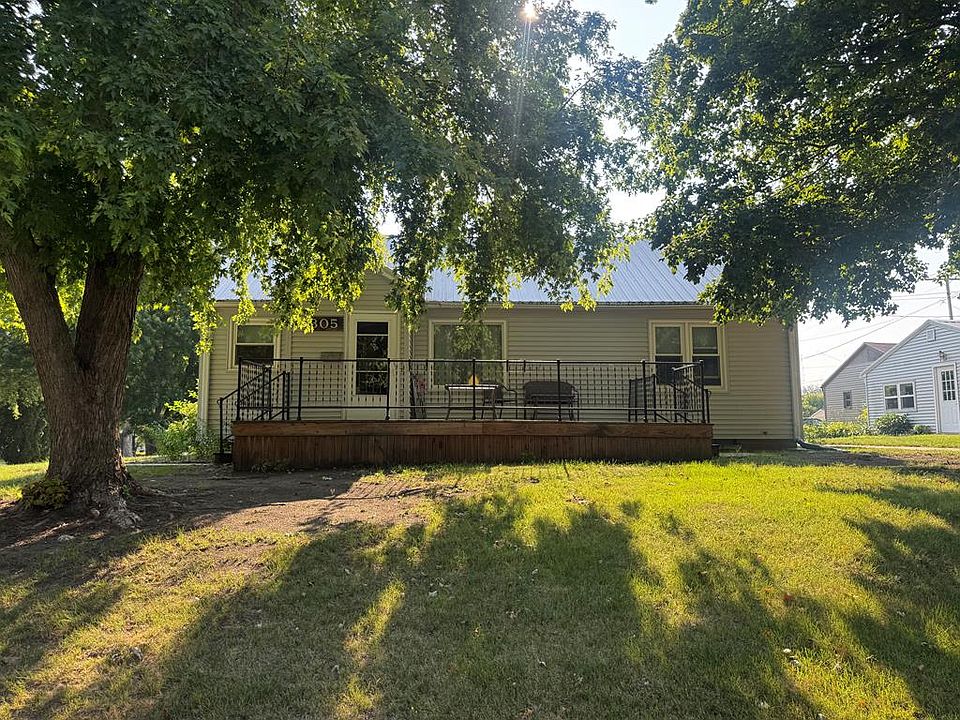 1st image of 305 7th St
