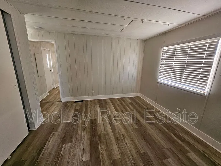 1113 W Corinthian Cir — Photo 10