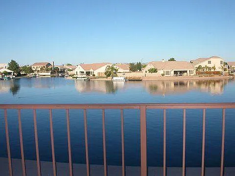 9007 W Port Royale Ln — Photo 4