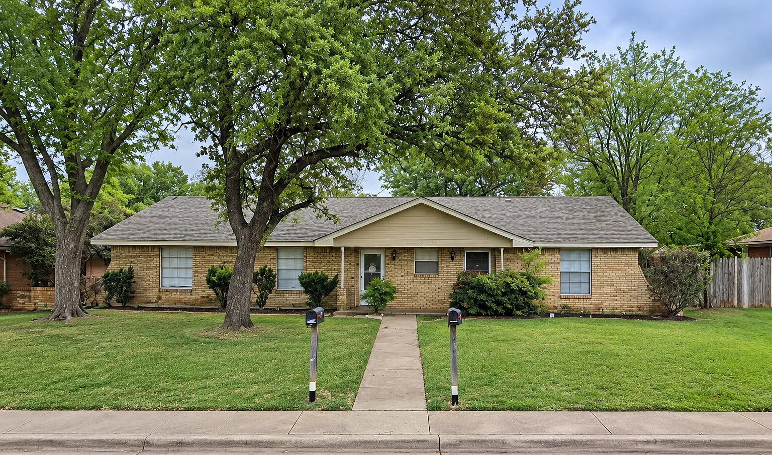 3 bed, 2.0 bath, 1200 sqft, $1,850 — Photo 1