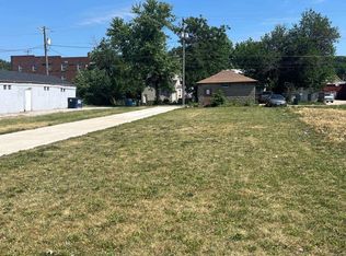 1124 W 3rd St, Davenport, IA 52802