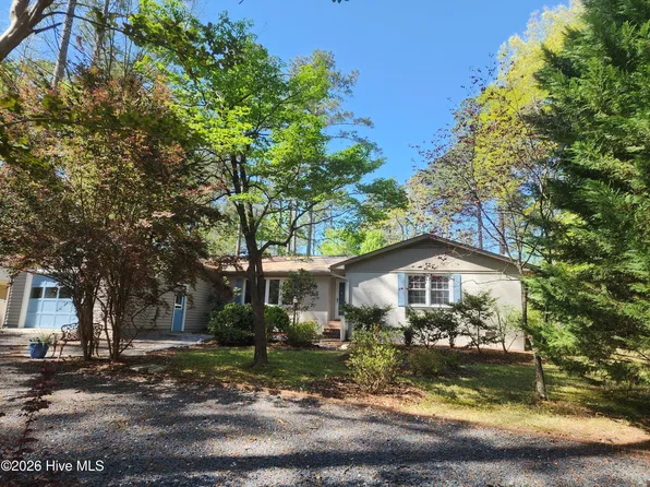 107 S Lakeshore Drive, Whispering Pines, NC 28327