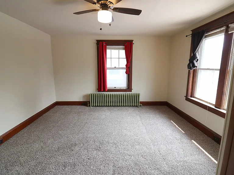 502 N State St — Photo 15
