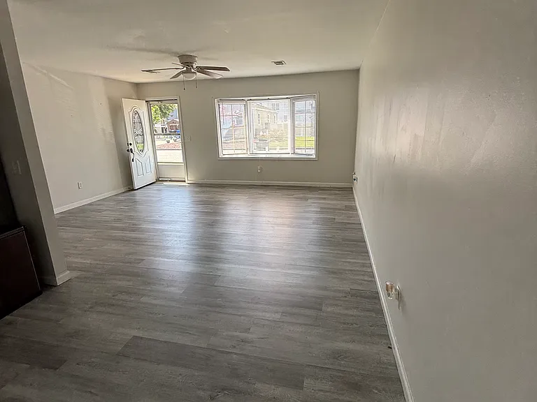 3238 Meadow St — Photo 7