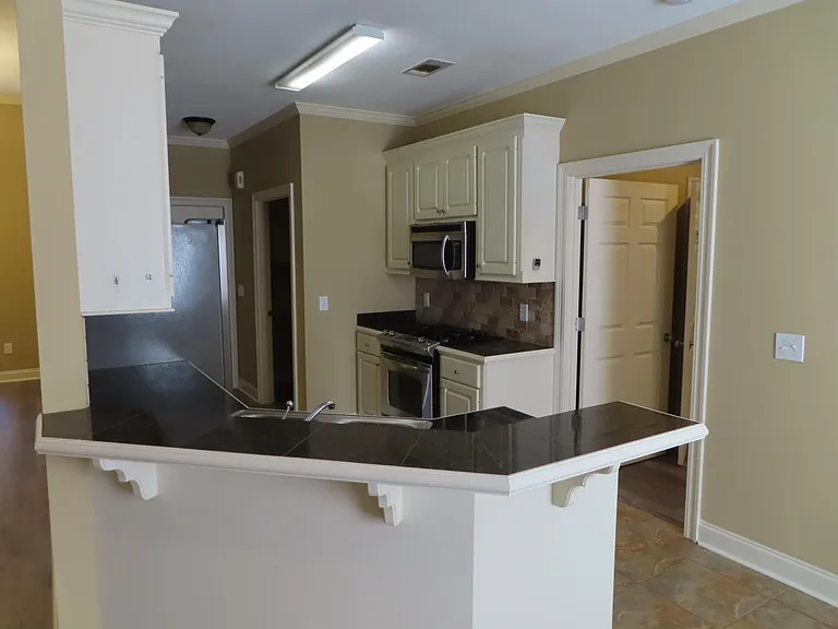 408 Kirkwood Dr — Photo 8