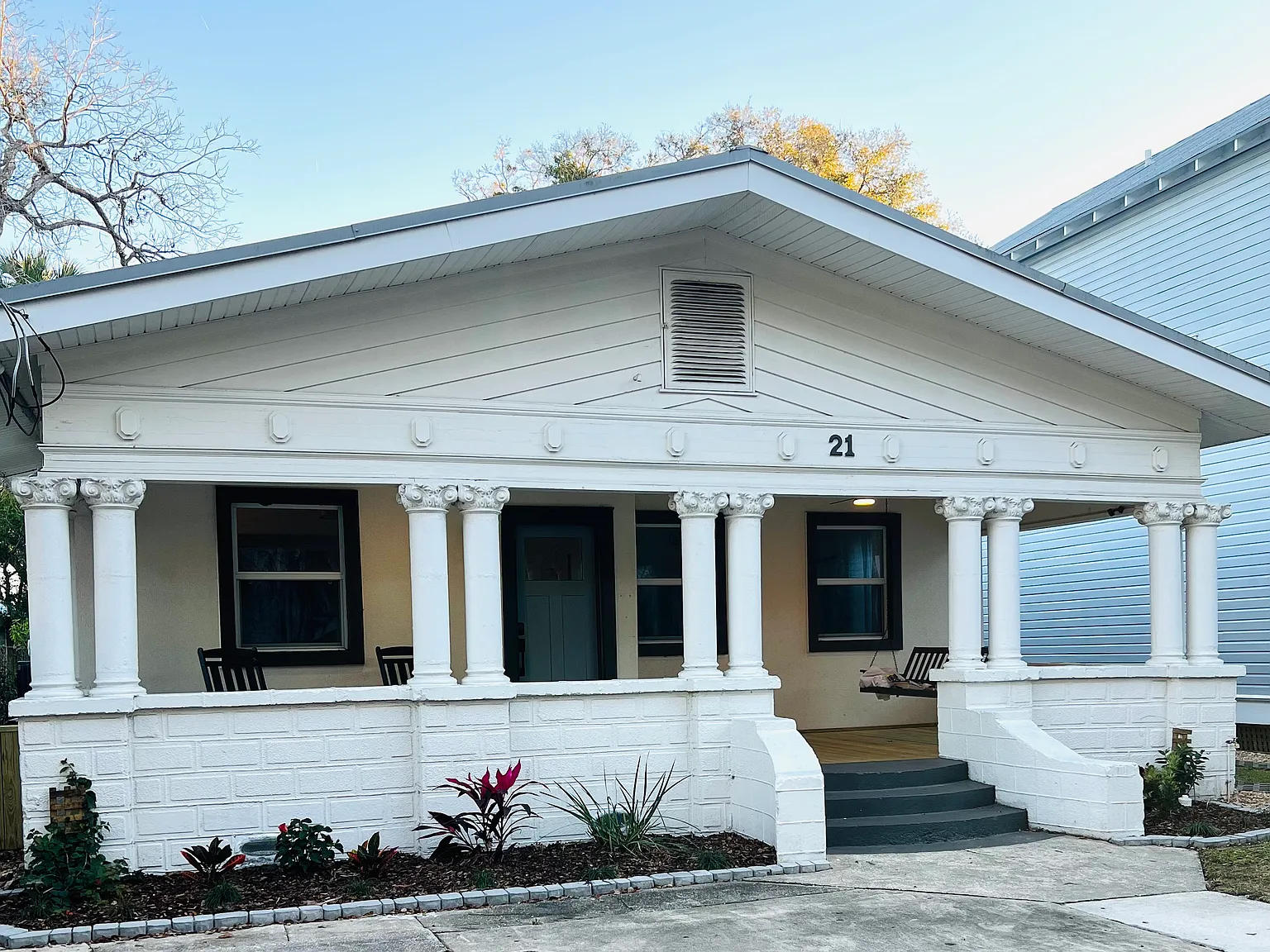 3 bed, 2.5 bath, 1850 sqft, $6,000 — Photo 2