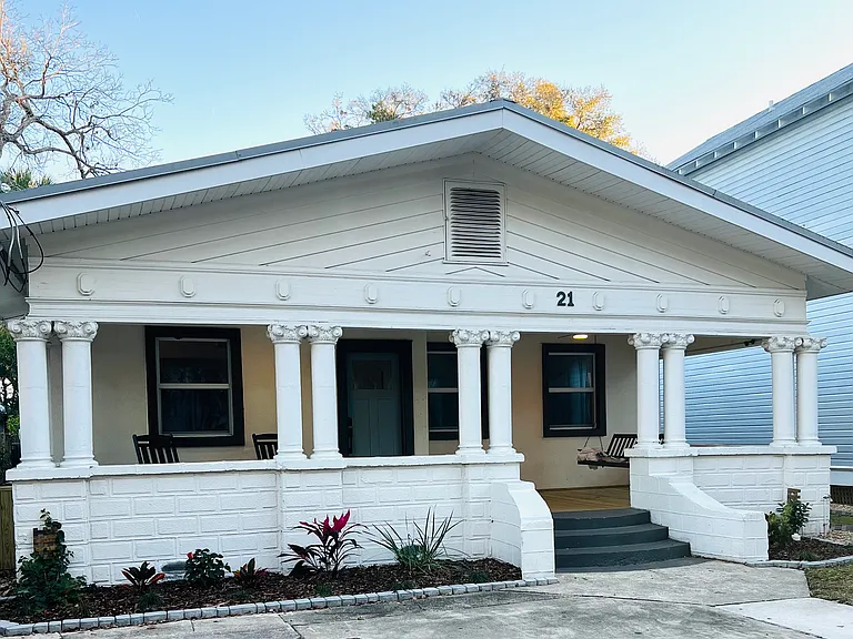 21 Desoto Pl — Photo 2
