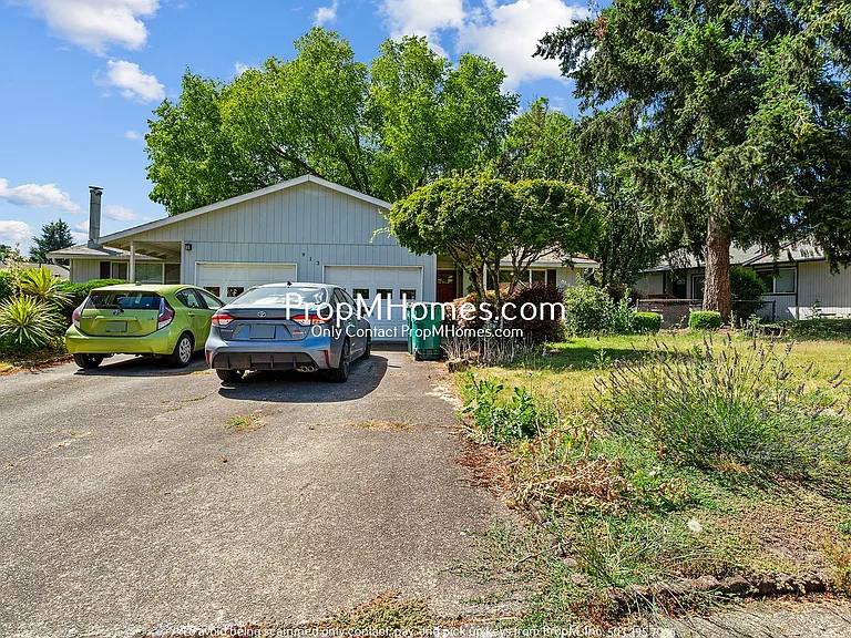913 W Charles Street — Photo 19