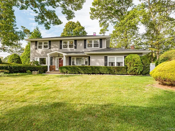 12 Ashford Drive, Lake Grove, NY 11755