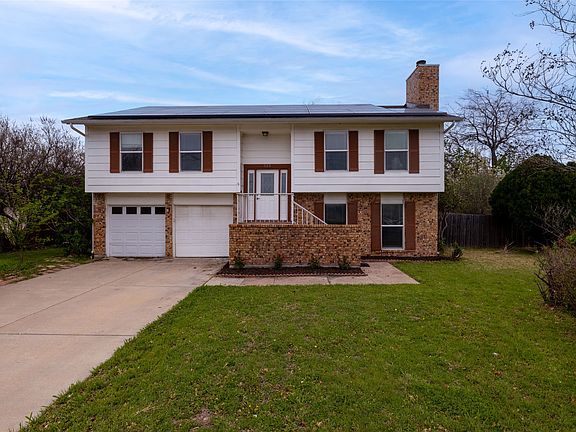 2nd image of 522 Royal Valley Rd