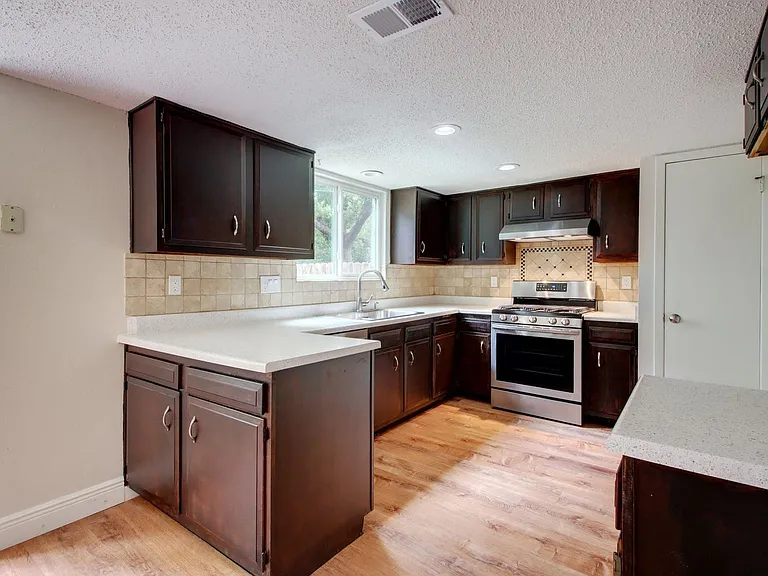 13185 Mill Stone Dr — Photo 11
