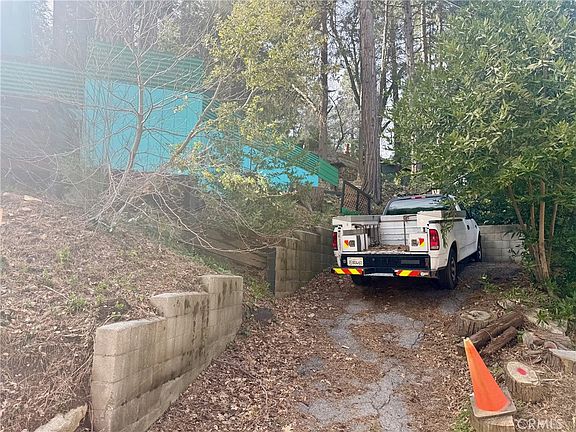 4th image of 744 Woodland Rd