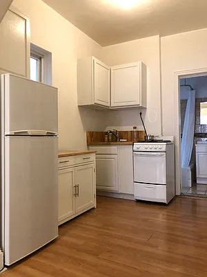 Rented by Kahen Properties | media 13