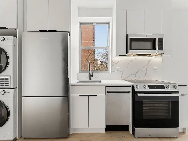 338 Wilson Ave #2RR — Photo 2