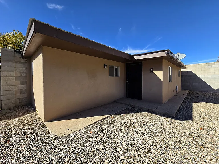733 Columbia St — Photo 11