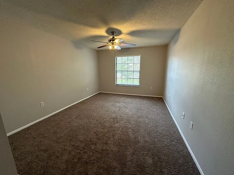6020 Village Cir — Photo 8