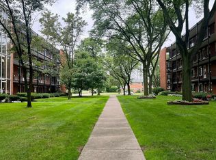 2915 W 13 Mile Rd APT 206, Royal Oak, MI 48073