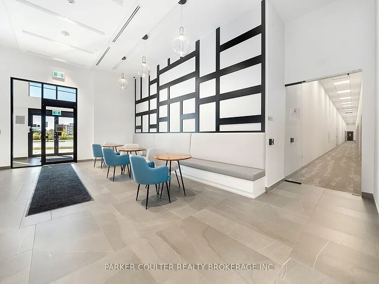 681 Yonge St #114 — Photo 5