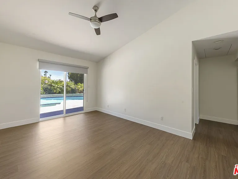 22427 De Kalb Dr — Photo 17