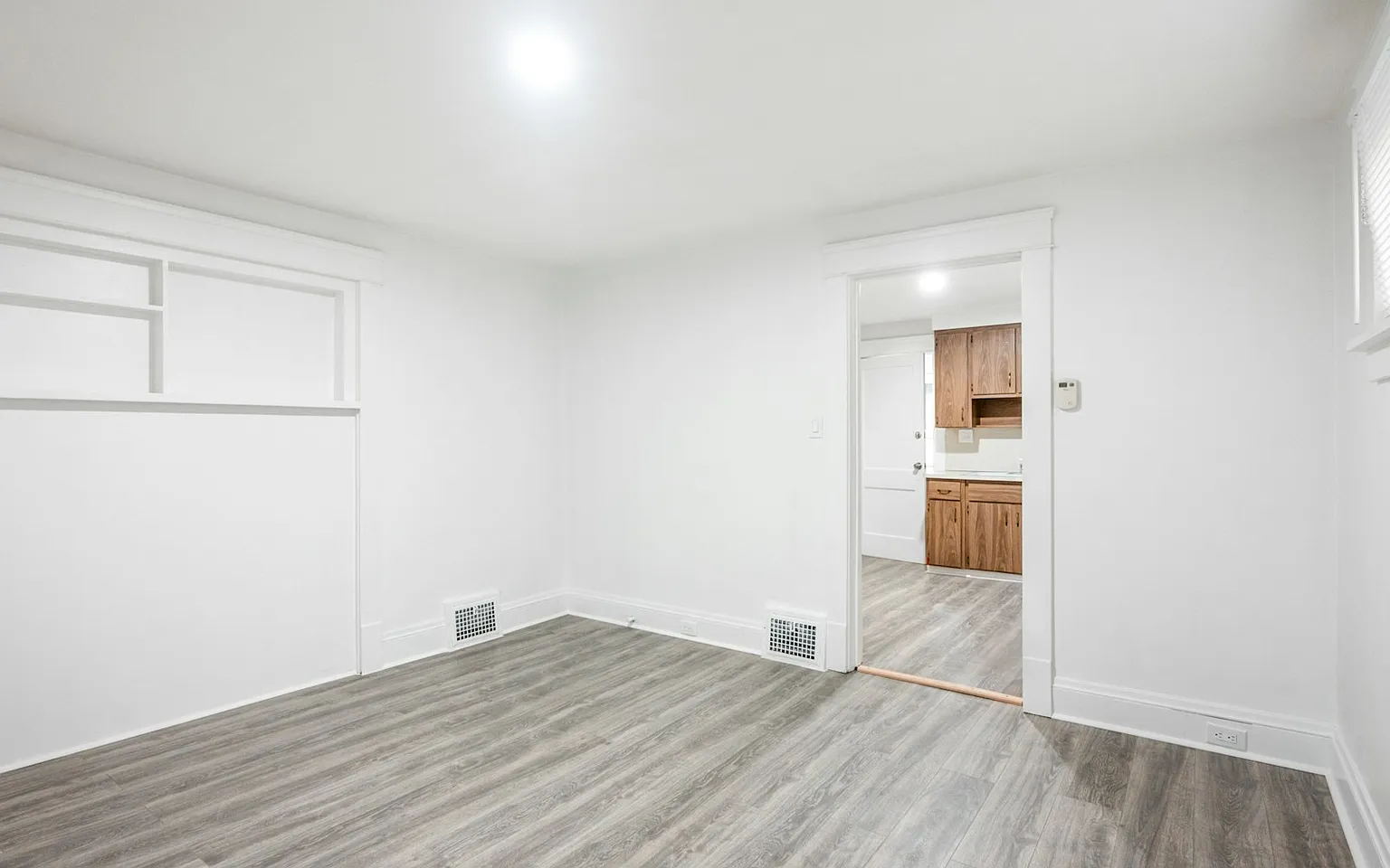 16003 Grovewood Ave #B photo 1