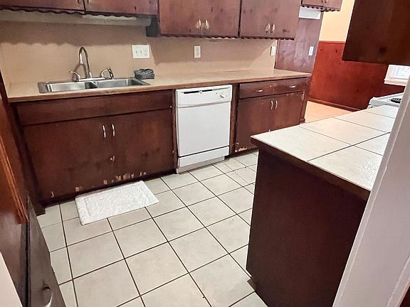5th image of 301 W Francis Ave