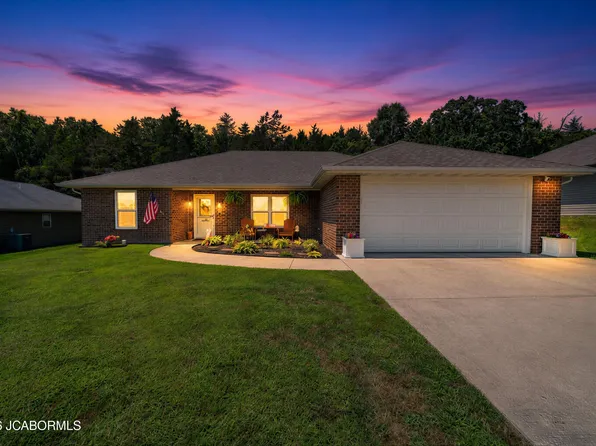 305 Davis Dr, Holts Summit, MO 65043