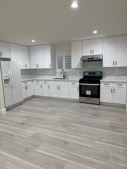 1st image of 6127 Loma Ave #B