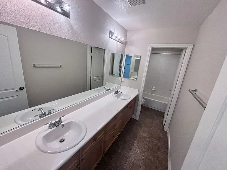 3117 Greenfriar Ave — Photo 24