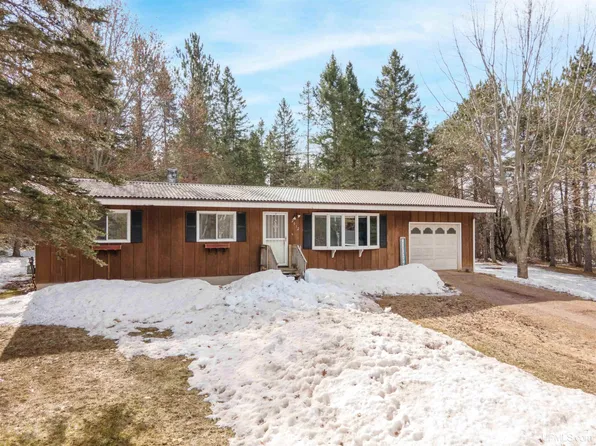 2012 E Pierce St, Wakefield, MI 49968