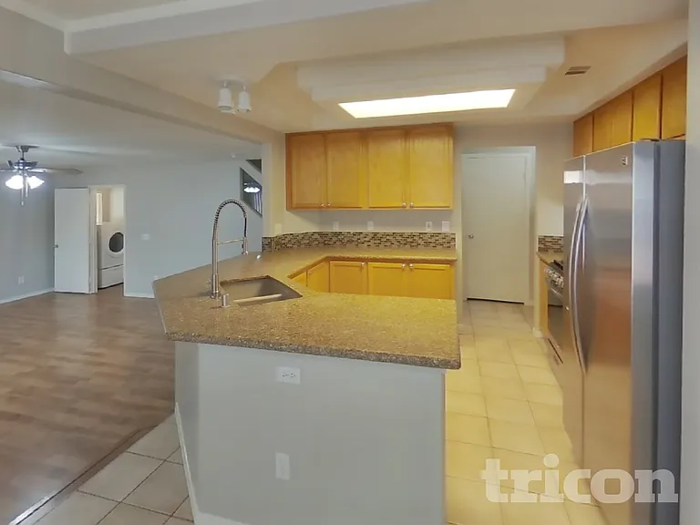 10207 Ghost Gum St — Photo 5