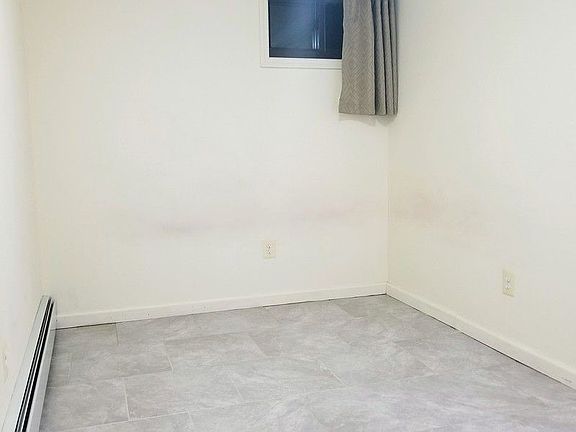 4th image of 4013 73rd St #B