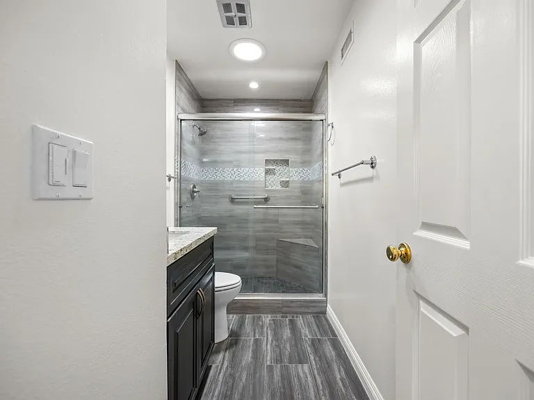 5892 Oak Meadow Dr — Photo 43