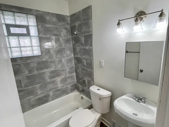 4049 N 18th St, Milwaukee, WI 53209