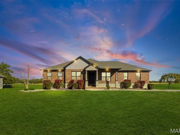 1 Moonlight Ct, Collinsville, IL 62234