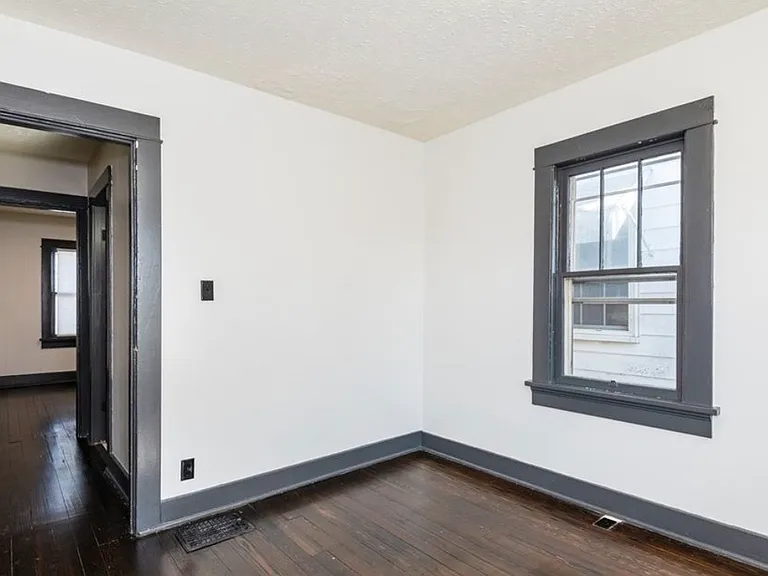 1020 Weng Ave — Photo 3